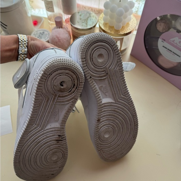 Air Force one mid -gentle used -no box size 5.5 - Picture 4 of 5